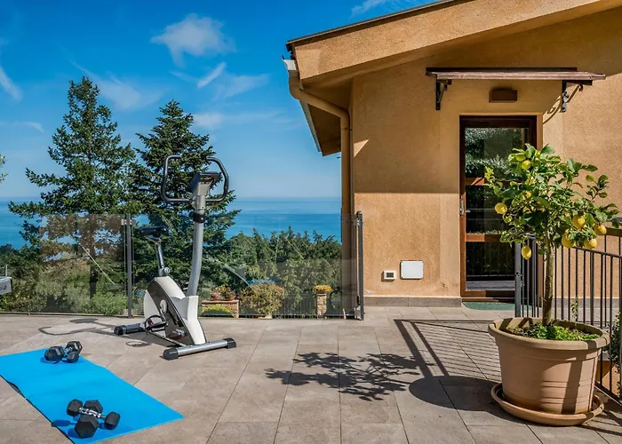 Provenza 12&4, Emma Villa *