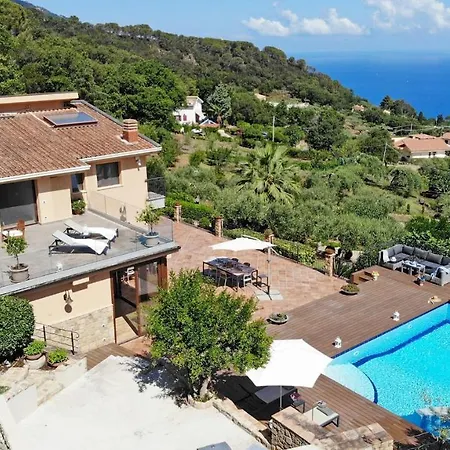 Villa Provenza 12&4, Emma Cefalu