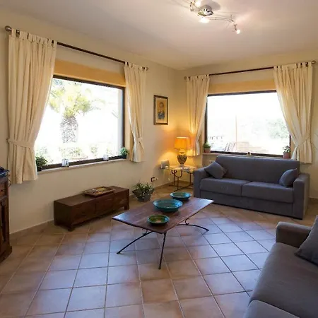 Villa Provenza 12&4, Emma *