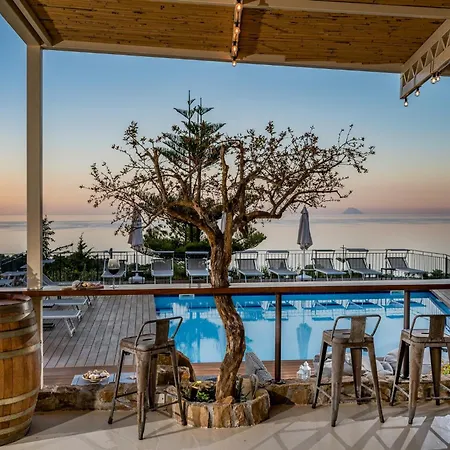 Provenza 12&4, Emma Villa