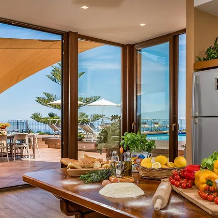 Villa Provenza 12&4, Emma