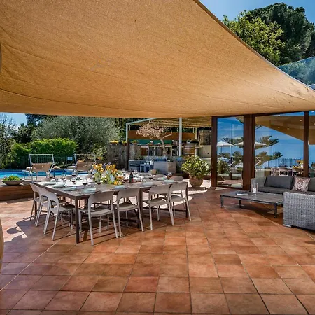 Villa Provenza 12&4, Emma