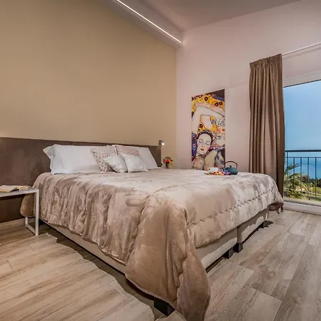 Villa Provenza 12&4, Emma *