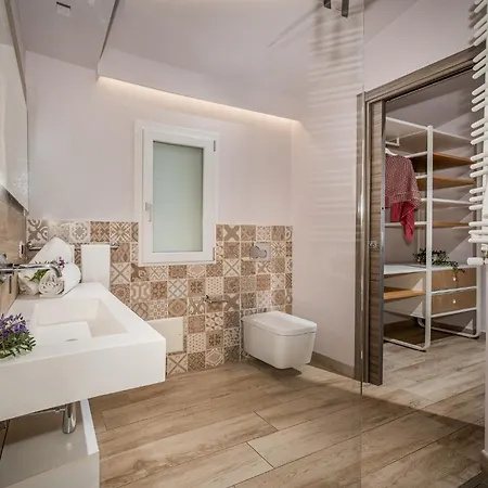 Villa Provenza 12&4, Emma *