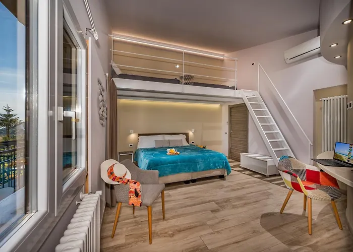 Villa Provenza 12&4, Emma Cefalu