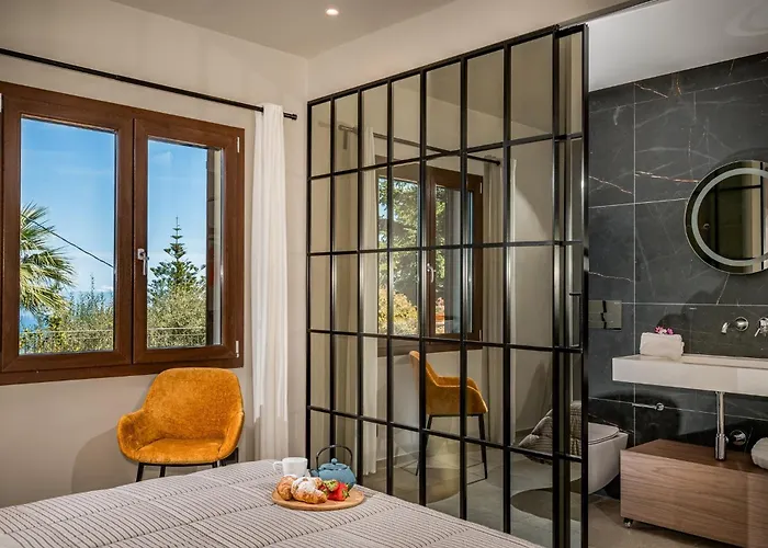 Provenza 12&4, Emma Villa